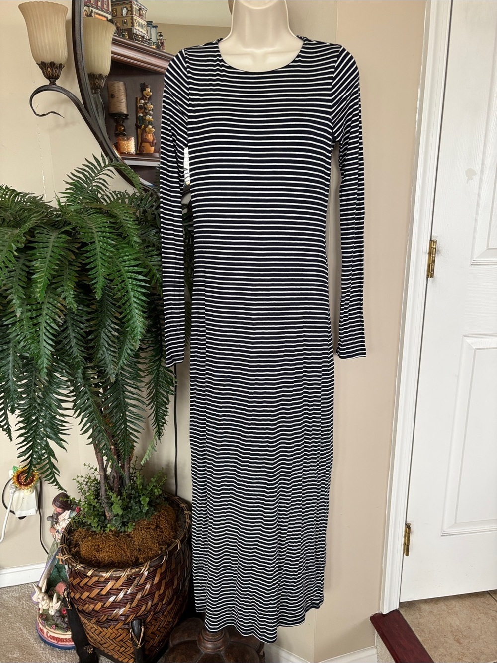 NWT Universal Thread Navy Blue & White Striped Long Sleeve Maxi Dress Rayon